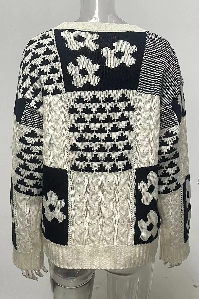 Casual Colorblock Flowers Weave Contrast O Neck Sweaters - Panekey