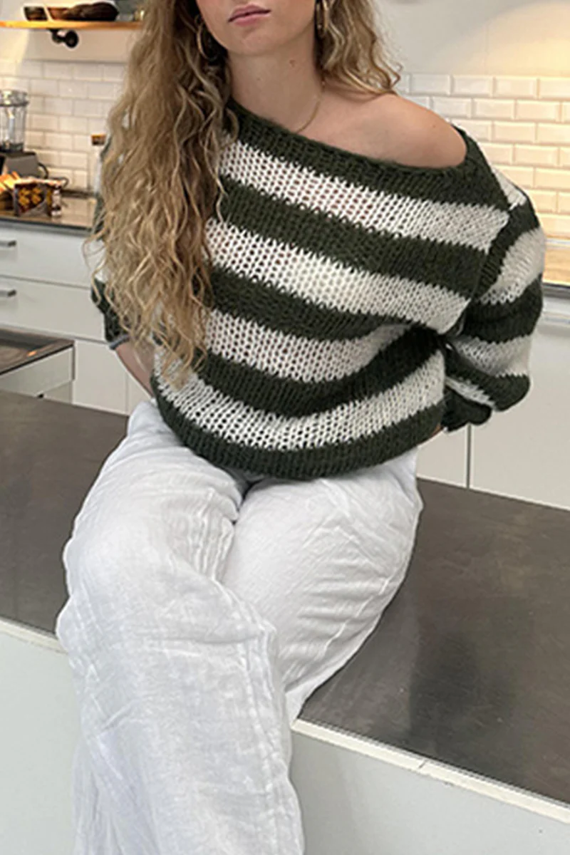 Casual Letters Weave Contrast Oblique Collar Sweaters(4 Colors) - Panekey