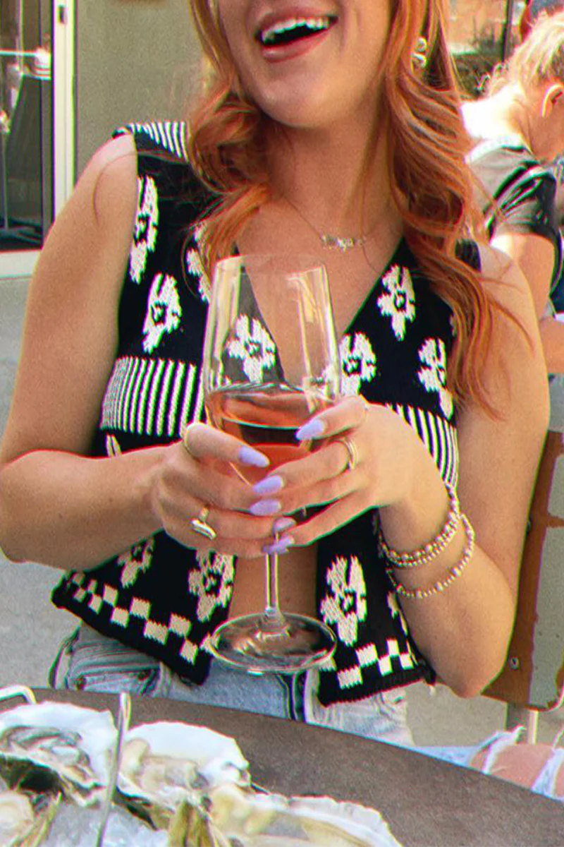 British Style Celebrities Flowers Weave V Neck Tops - Panekey